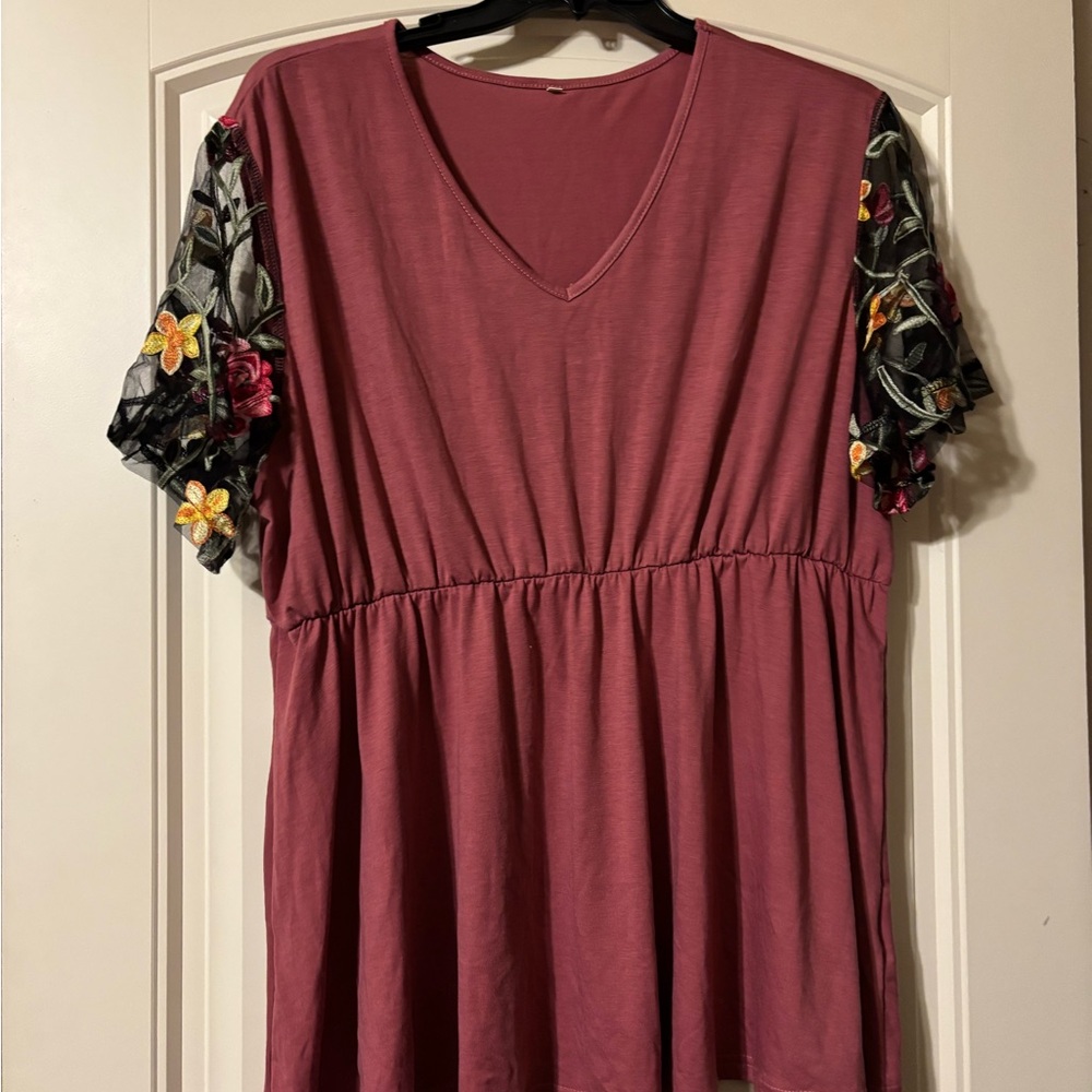 Floral Sleeve V-Neck Top in Mauve